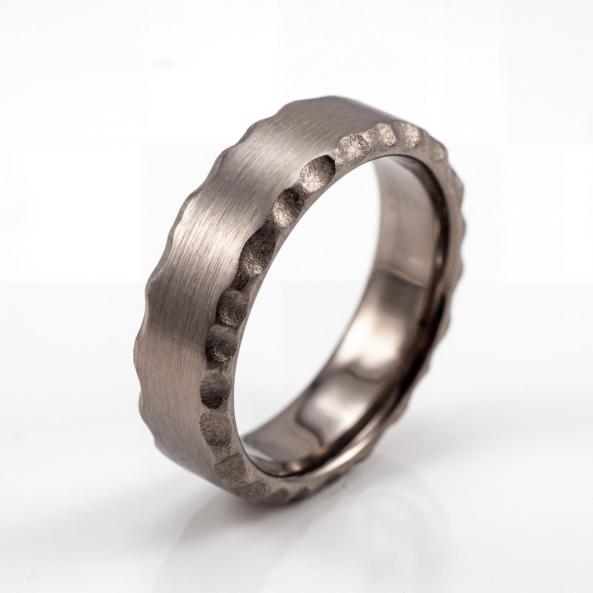 Sean – 18K Grey Gold Men's Wedding Band